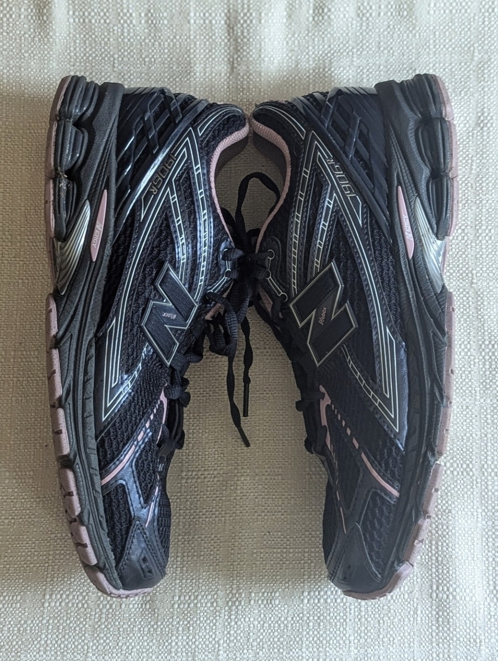 New Balance Eclipse/Pink Taffy Running Shoes (Men's 10, Women's 11.5) - Picture 8 of 12
